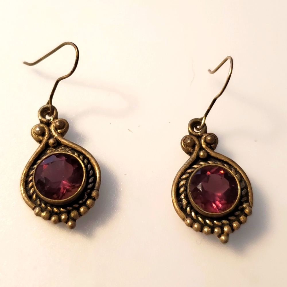 VintageSterling silver earrings with purple stone